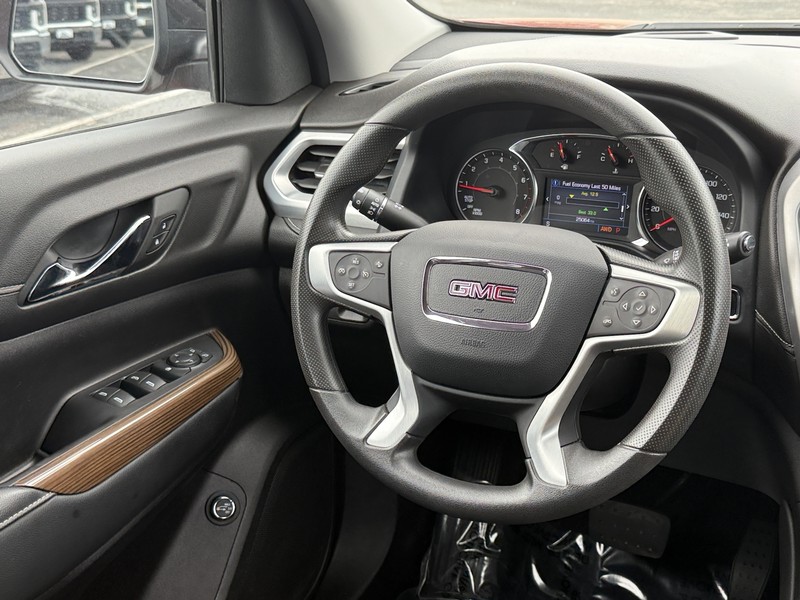 GMC Acadia Vehicle Image 15