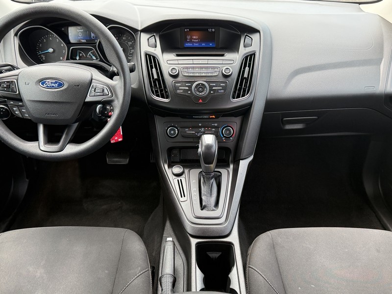 Ford Focus Vehicle Image 11