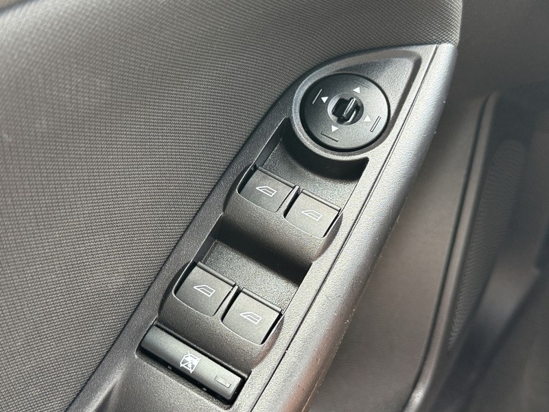 Ford Focus Vehicle Image 20