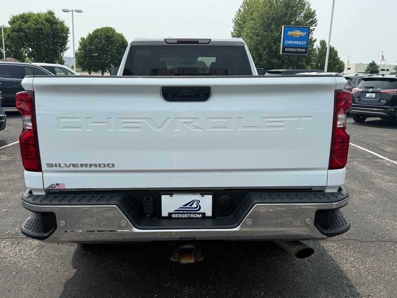 Chevrolet Silverado 2500HD Vehicle Image 04
