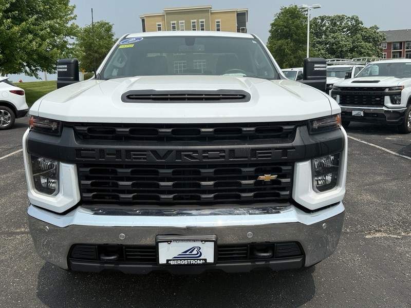 Chevrolet Silverado 2500HD Vehicle Image 09