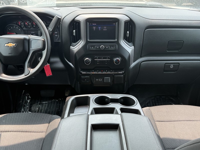 Chevrolet Silverado 2500HD Vehicle Image 10