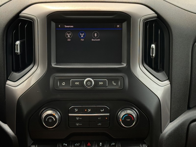 Chevrolet Silverado 2500HD Vehicle Image 11