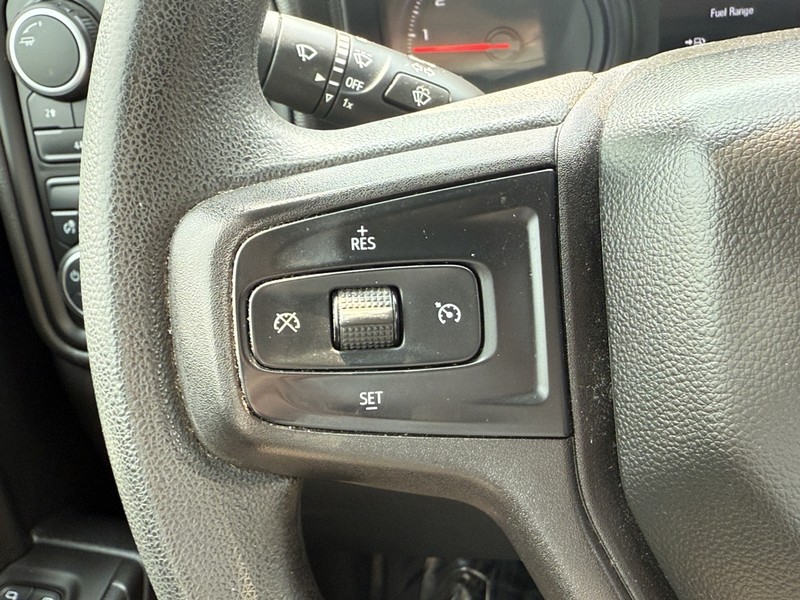Chevrolet Silverado 2500HD Vehicle Image 14