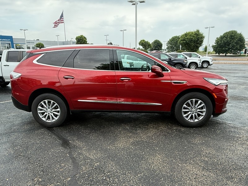 Buick Enclave Vehicle Image 02