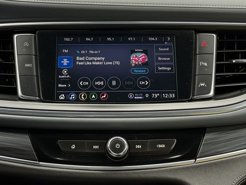 Buick Enclave Vehicle Image 12