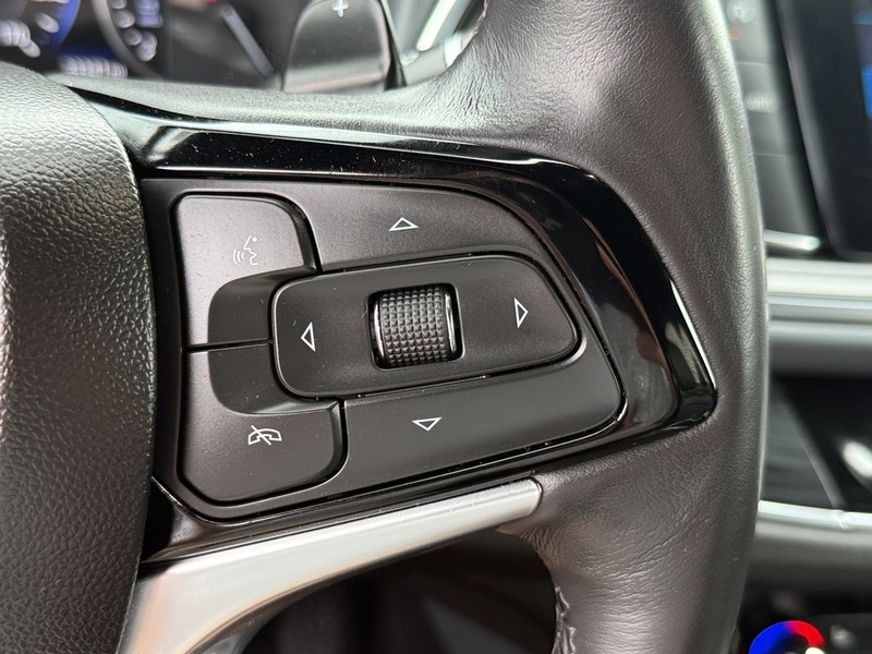 Buick Enclave Vehicle Image 17