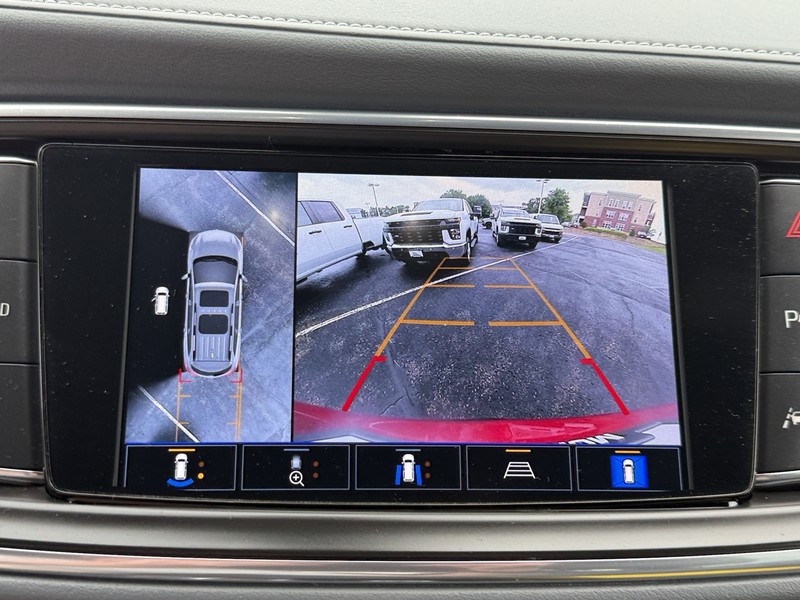 Buick Enclave Vehicle Image 20