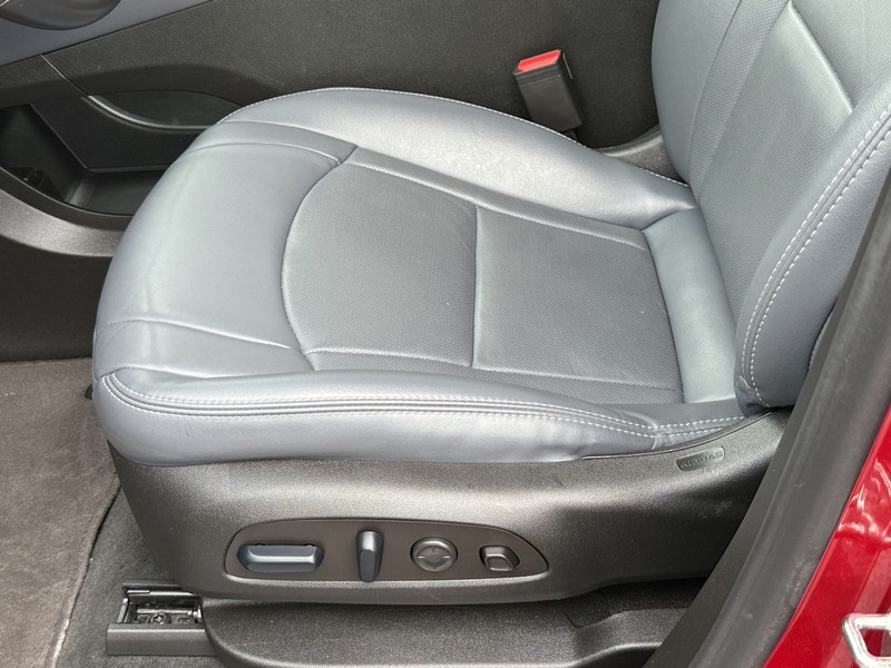 Buick Enclave Vehicle Image 23
