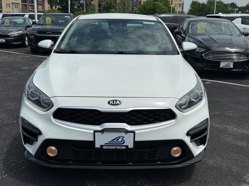 Kia Forte Vehicle Image 08