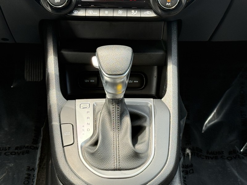 Kia Forte Vehicle Image 12