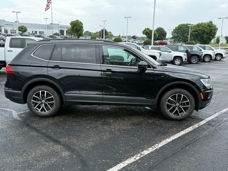 Volkswagen Tiguan Vehicle Image 02