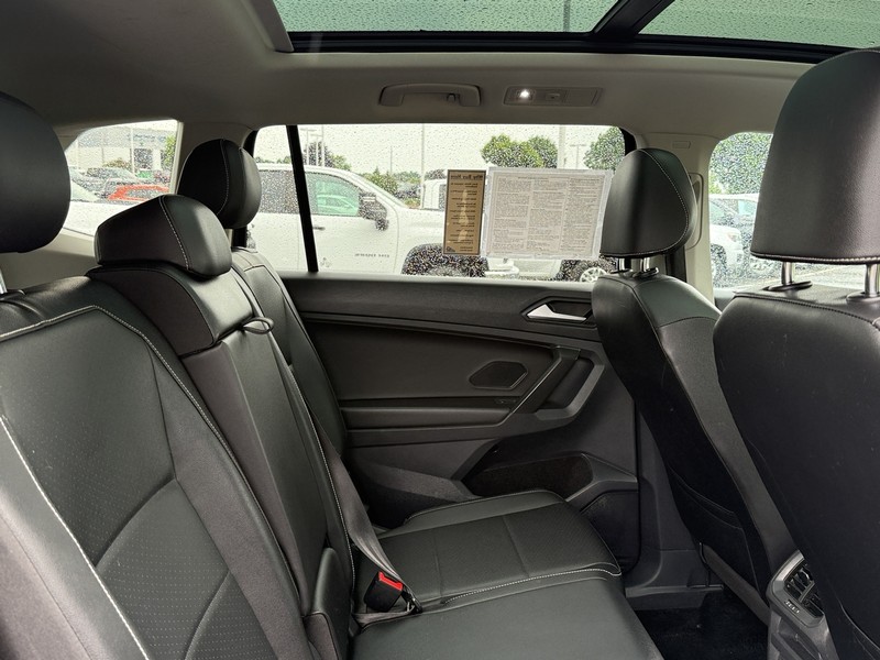 Volkswagen Tiguan Vehicle Image 09