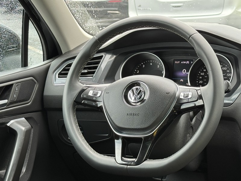 Volkswagen Tiguan Vehicle Image 13