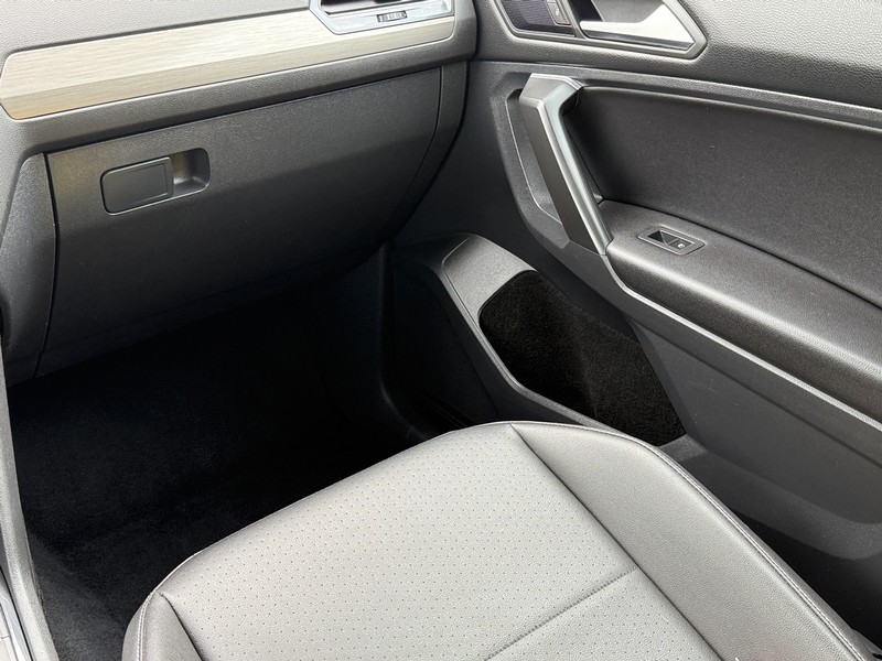 Volkswagen Tiguan Vehicle Image 14