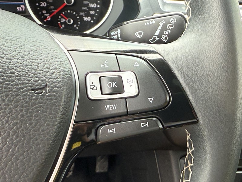 Volkswagen Tiguan Vehicle Image 16