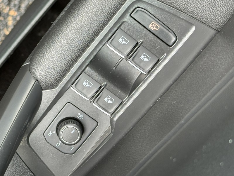 Volkswagen Tiguan Vehicle Image 20