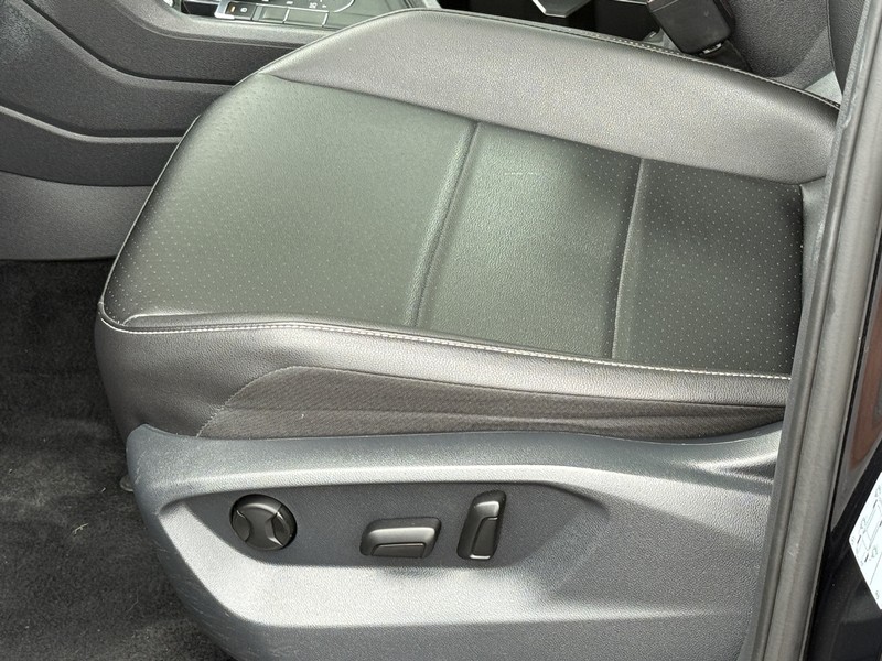 Volkswagen Tiguan Vehicle Image 21
