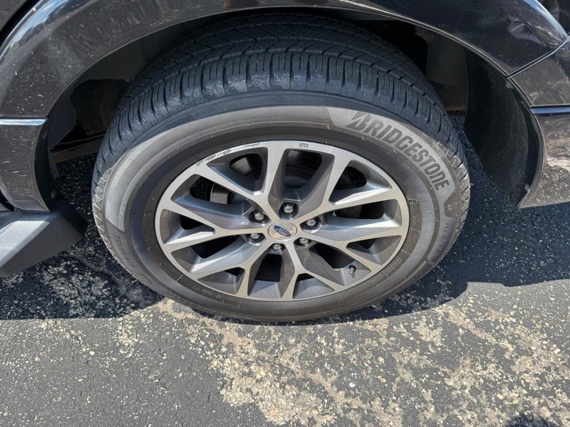 Ford Expedition Vehicle Image 06