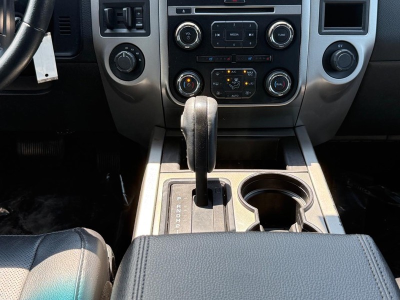 Ford Expedition Vehicle Image 12