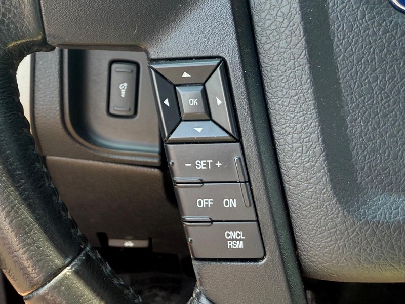 Ford Expedition Vehicle Image 15