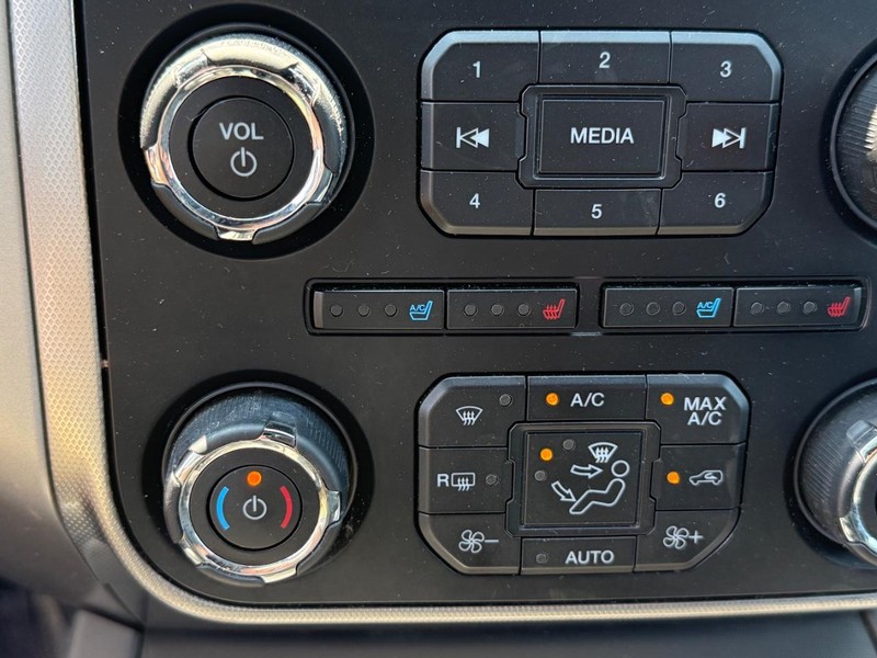 Ford Expedition Vehicle Image 19