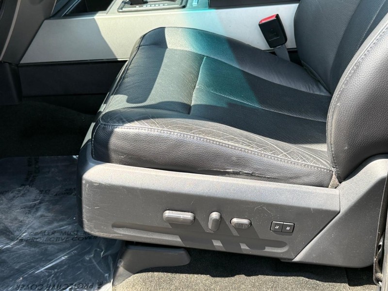 Ford Expedition Vehicle Image 21