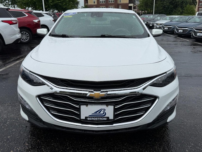 Chevrolet Malibu Vehicle Image 08