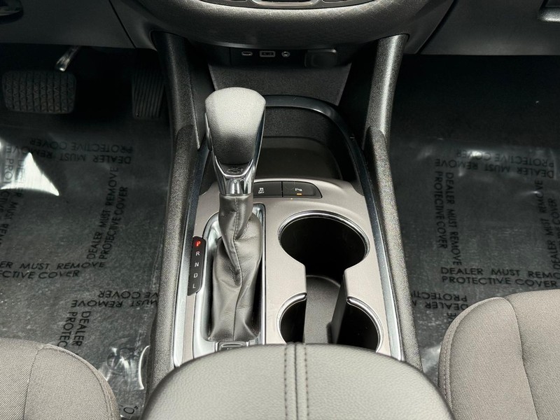 Chevrolet Malibu Vehicle Image 12
