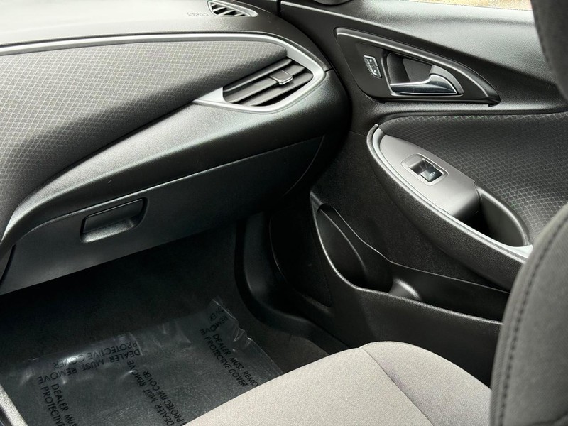 Chevrolet Malibu Vehicle Image 14