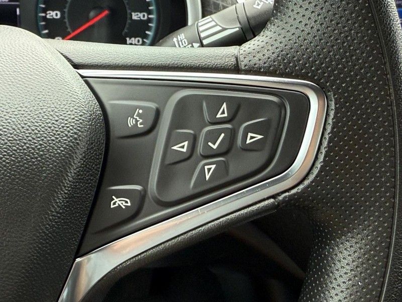 Chevrolet Malibu Vehicle Image 16