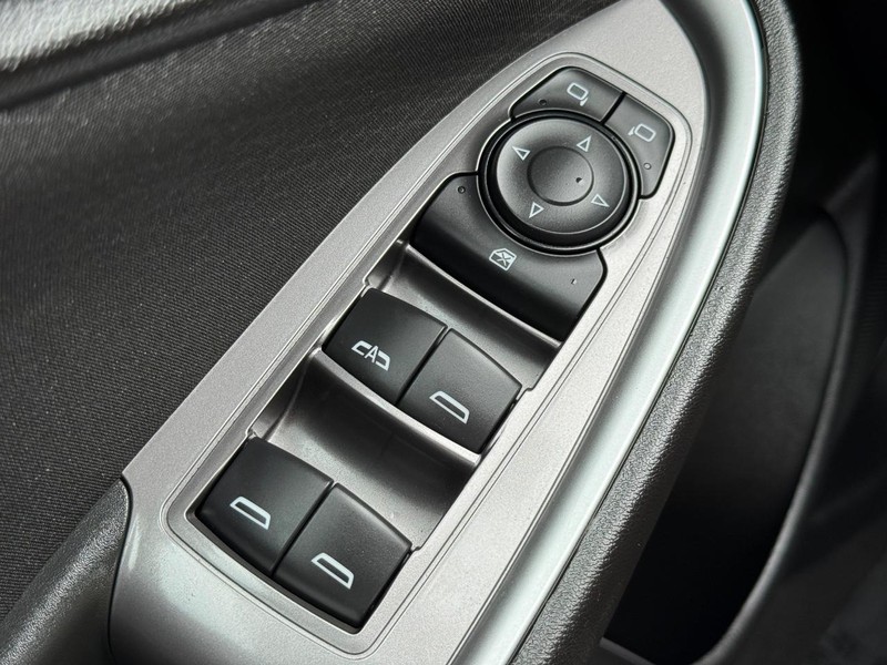 Chevrolet Malibu Vehicle Image 20