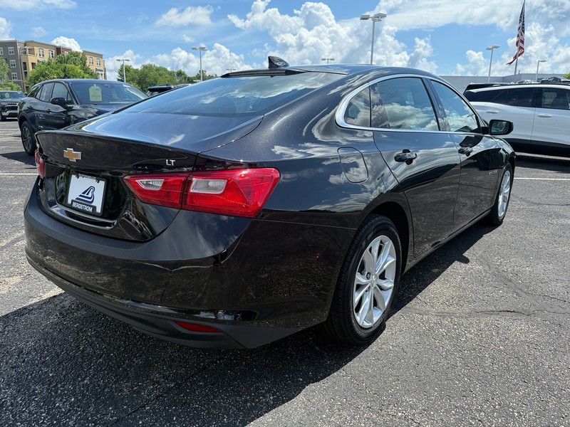 Chevrolet Malibu Vehicle Image 03