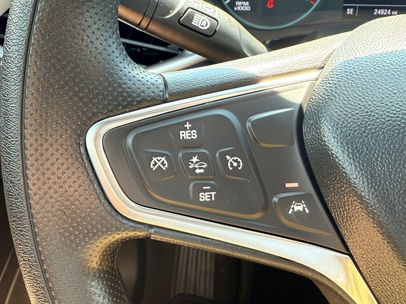 Chevrolet Malibu Vehicle Image 16