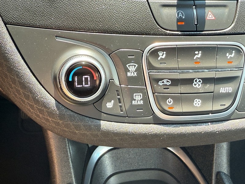 Chevrolet Malibu Vehicle Image 19