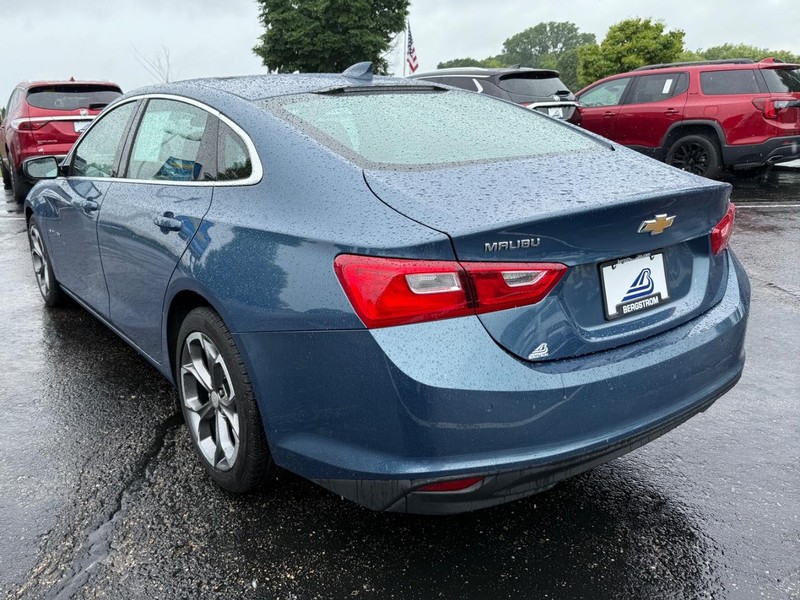 Chevrolet Malibu Vehicle Image 04