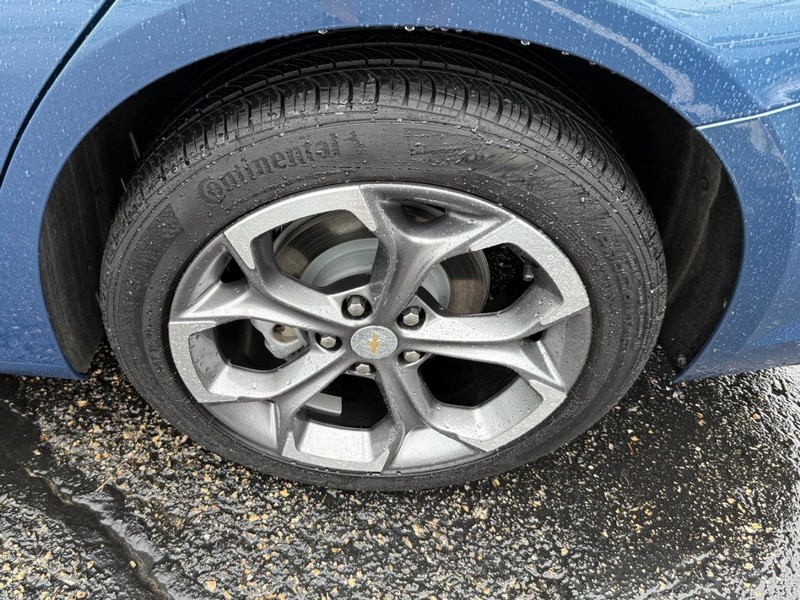 Chevrolet Malibu Vehicle Image 05