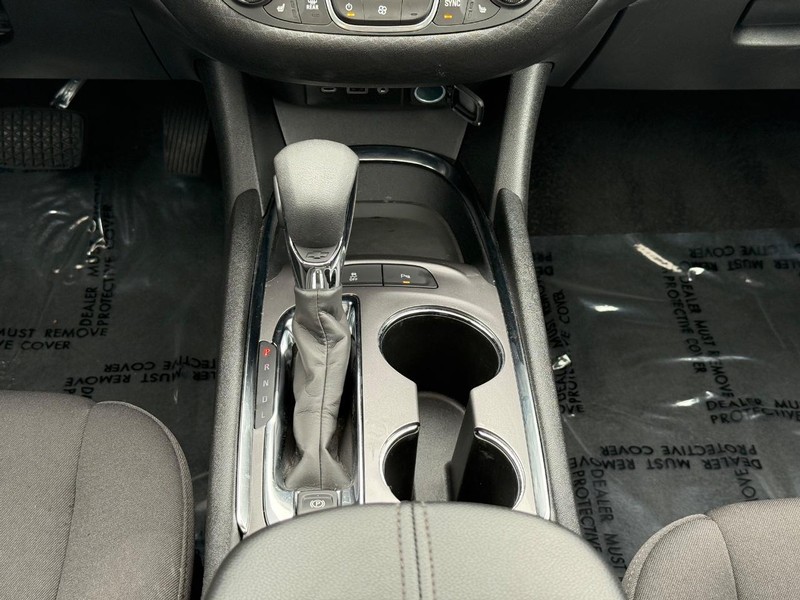 Chevrolet Malibu Vehicle Image 11