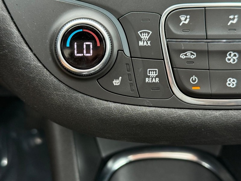 Chevrolet Malibu Vehicle Image 18