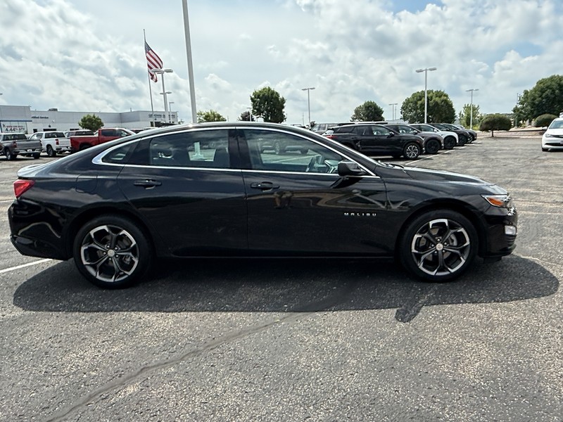 Chevrolet Malibu Vehicle Image 02