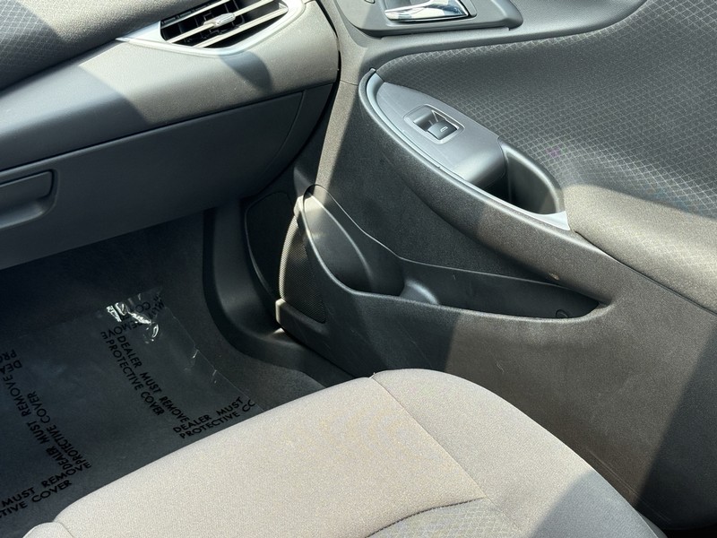 Chevrolet Malibu Vehicle Image 14