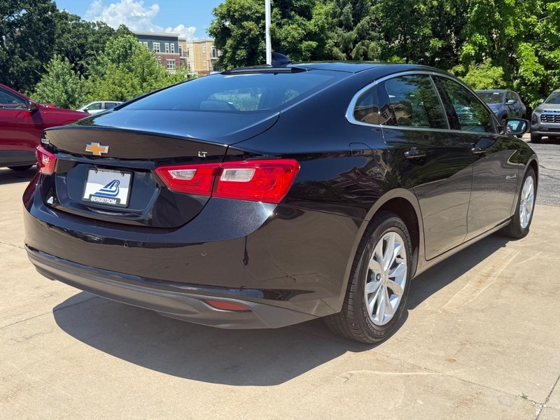 Chevrolet Malibu Vehicle Image 03
