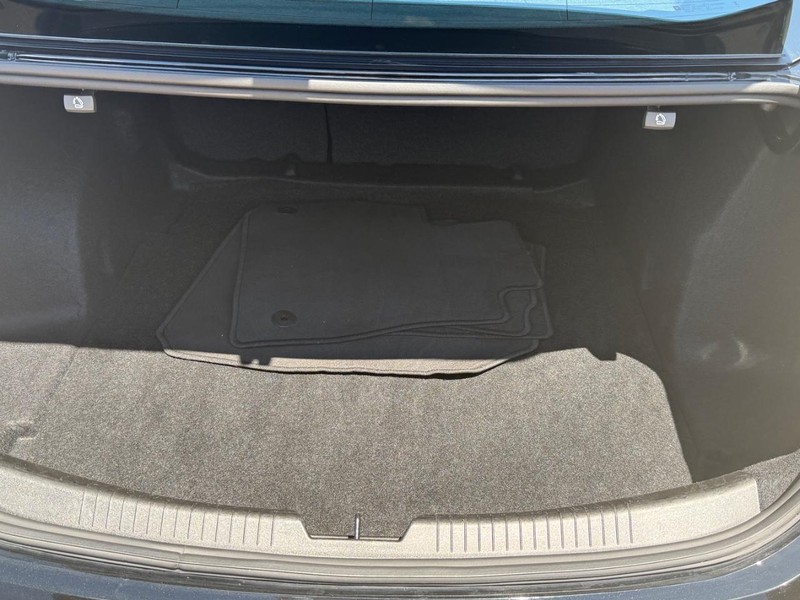 Chevrolet Malibu Vehicle Image 05