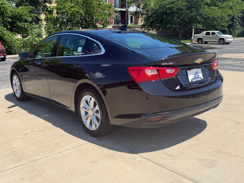 Chevrolet Malibu Vehicle Image 06