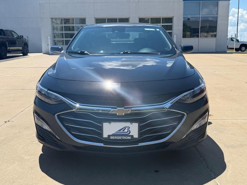Chevrolet Malibu Vehicle Image 09