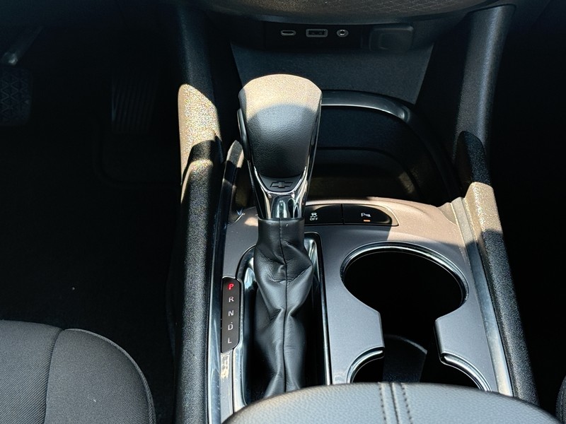 Chevrolet Malibu Vehicle Image 12