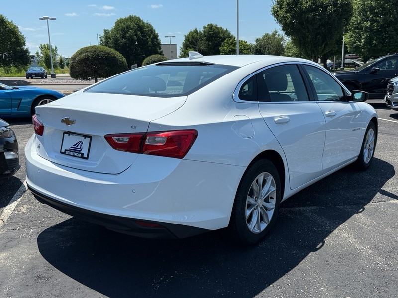 Chevrolet Malibu Vehicle Image 03