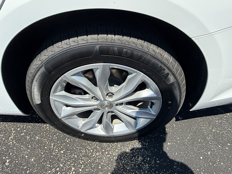 Chevrolet Malibu Vehicle Image 07