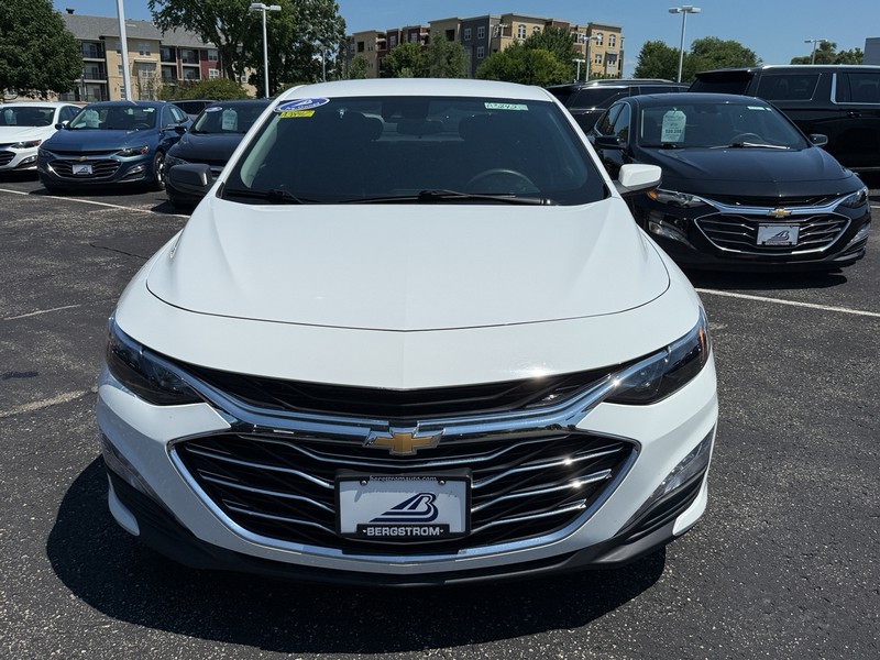 Chevrolet Malibu Vehicle Image 09