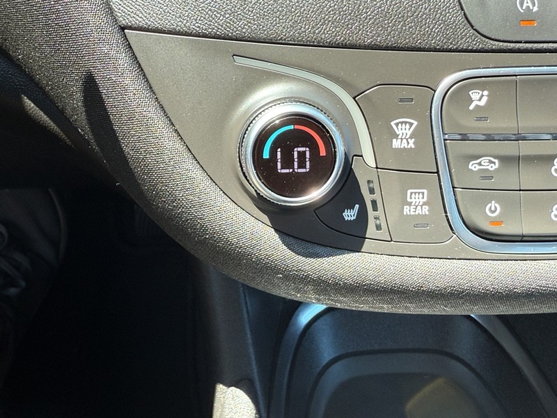 Chevrolet Malibu Vehicle Image 33